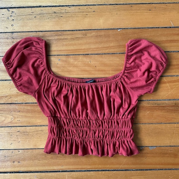 💐BUNDLE 3 for $20💐 Deep Red Crop Top​ - Picture 1 of 3